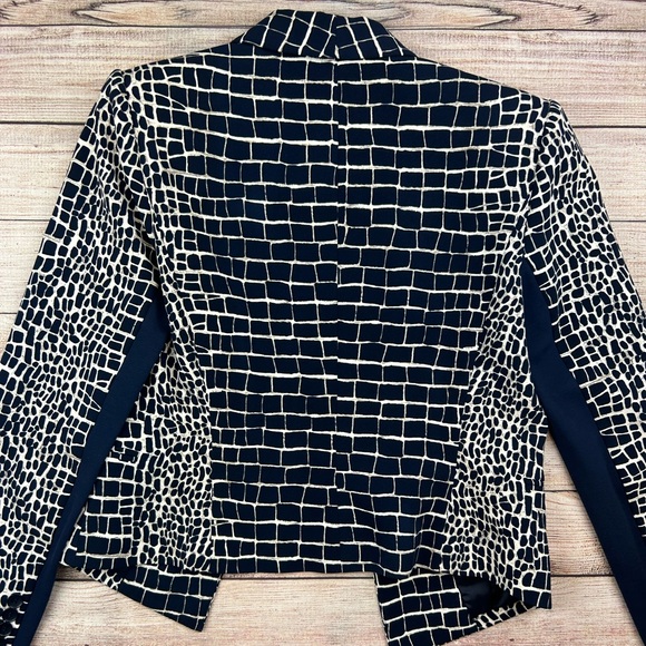 BCBGMAXAZRIA Leeam Blazer in White Combo - Size Small - Picture 10 of 15